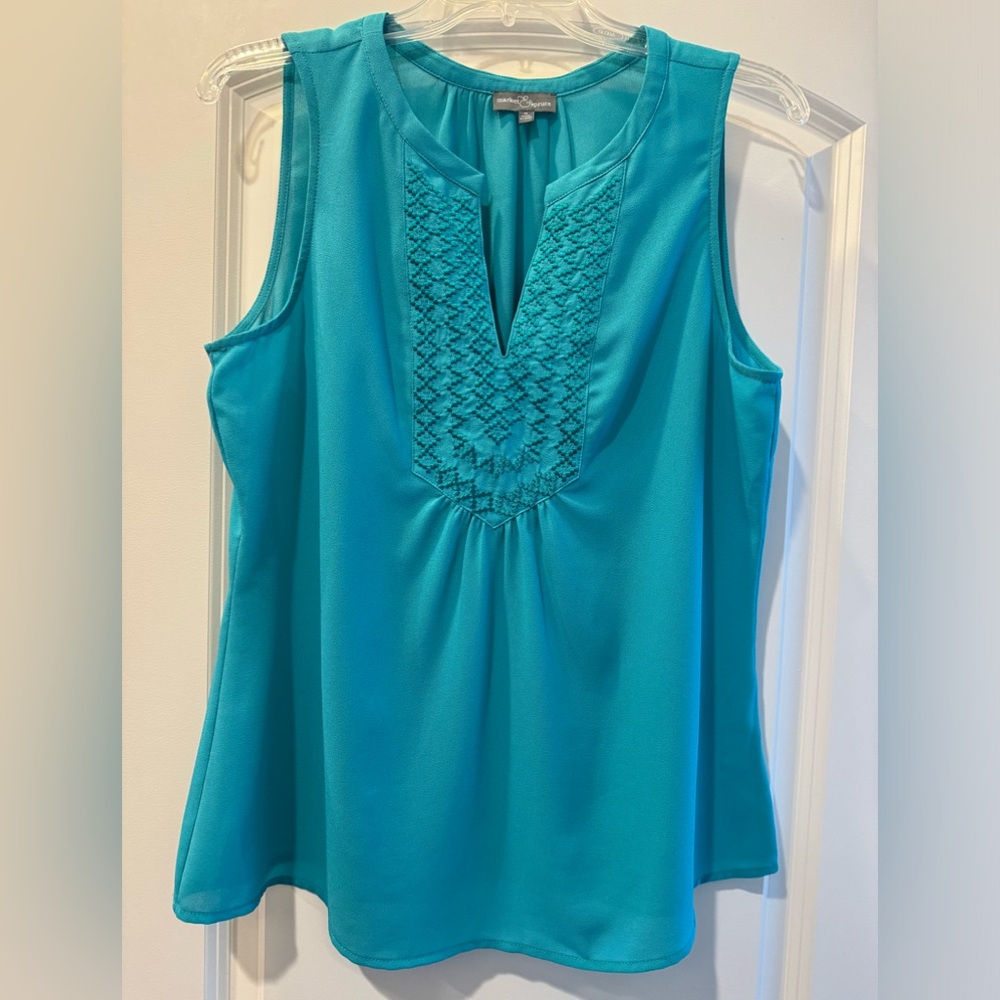 Market & Spruce - Jenson Embroidery Detail Top - EXCELLENT CONDITION